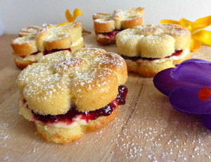 Spring-themed mini Victoria sandwiches